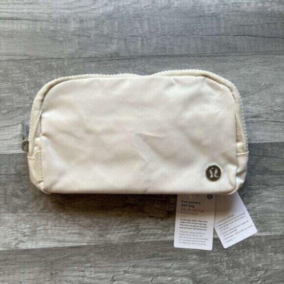 Lululemon Everywhere Belt Bag Cream White New With Tags 1L - Picture 1 of 5